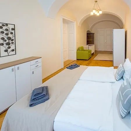 Luxury Vincents Apartamento Košice