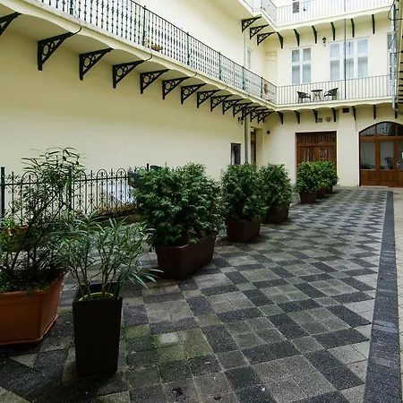 Luxury Vincents Апартаменты *